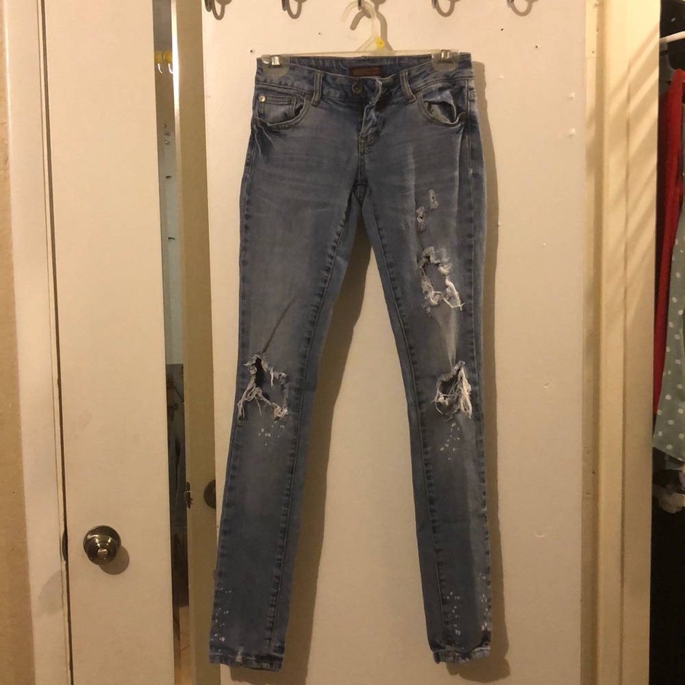 Destroyed jeans